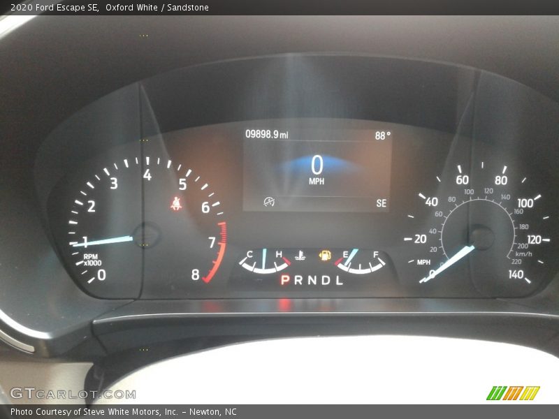 Oxford White / Sandstone 2020 Ford Escape SE
