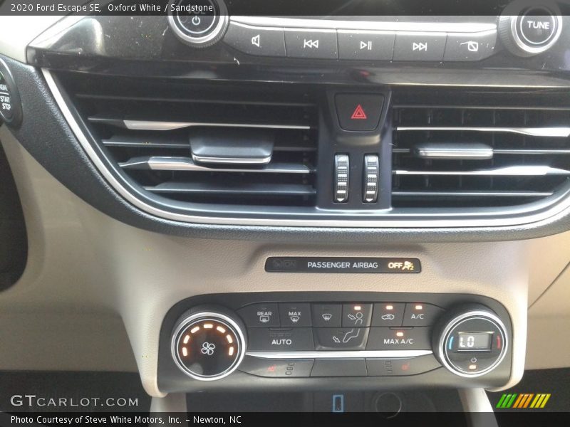 Oxford White / Sandstone 2020 Ford Escape SE