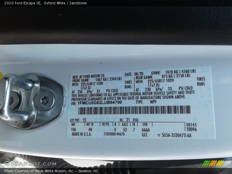 Oxford White / Sandstone 2020 Ford Escape SE