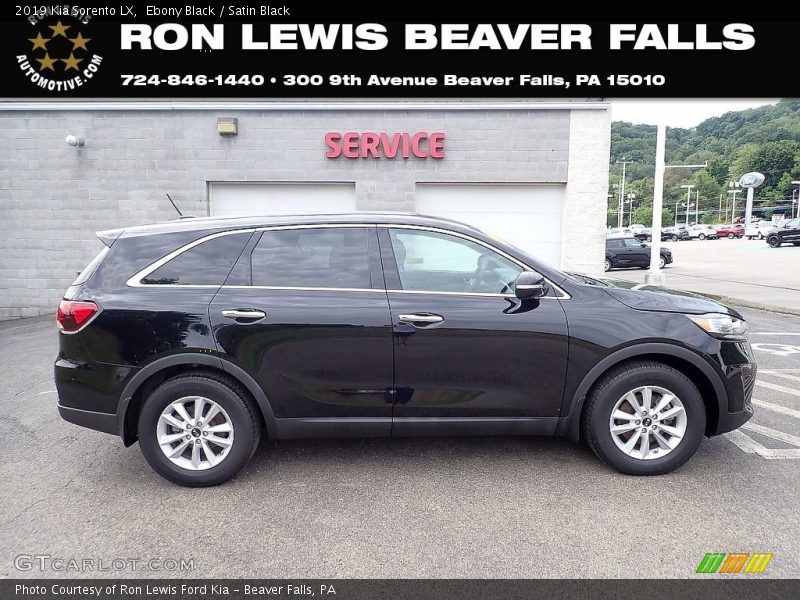 Ebony Black / Satin Black 2019 Kia Sorento LX