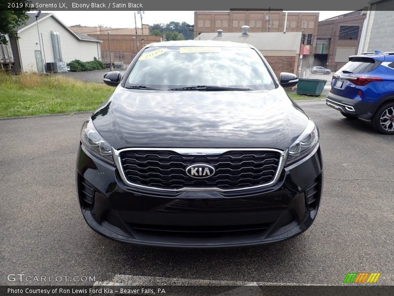 Ebony Black / Satin Black 2019 Kia Sorento LX