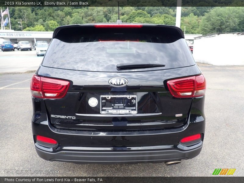 Ebony Black / Satin Black 2019 Kia Sorento LX