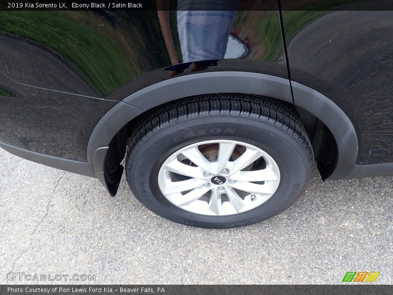 Ebony Black / Satin Black 2019 Kia Sorento LX