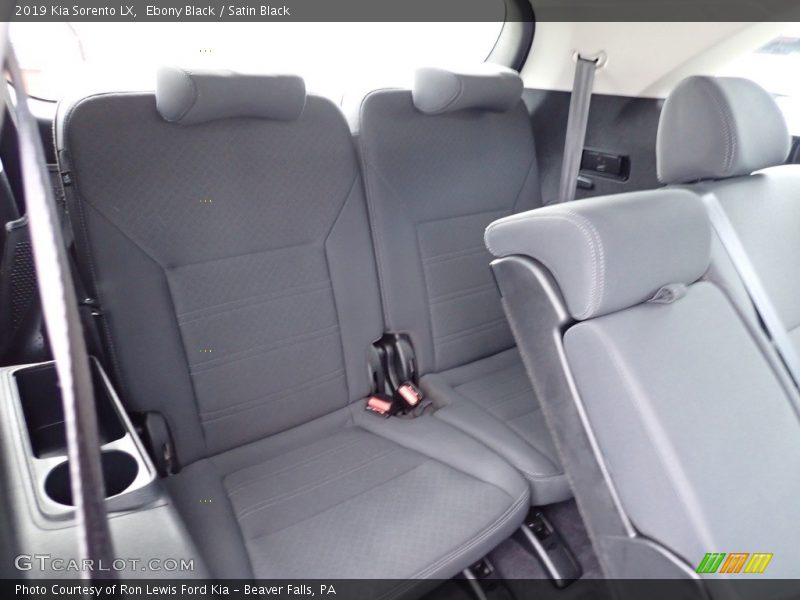 Ebony Black / Satin Black 2019 Kia Sorento LX