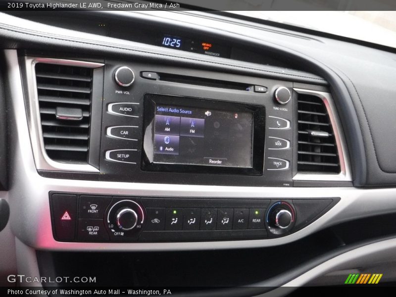 Predawn Gray Mica / Ash 2019 Toyota Highlander LE AWD