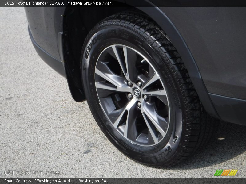 Predawn Gray Mica / Ash 2019 Toyota Highlander LE AWD