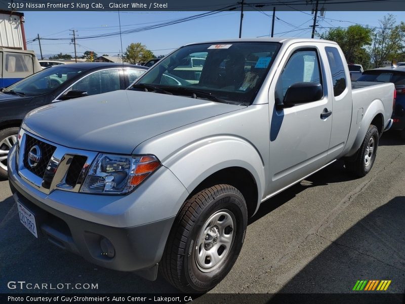 Front 3/4 View of 2019 Frontier S King Cab
