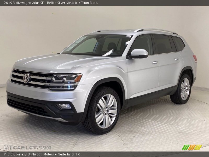 Front 3/4 View of 2019 Atlas SE