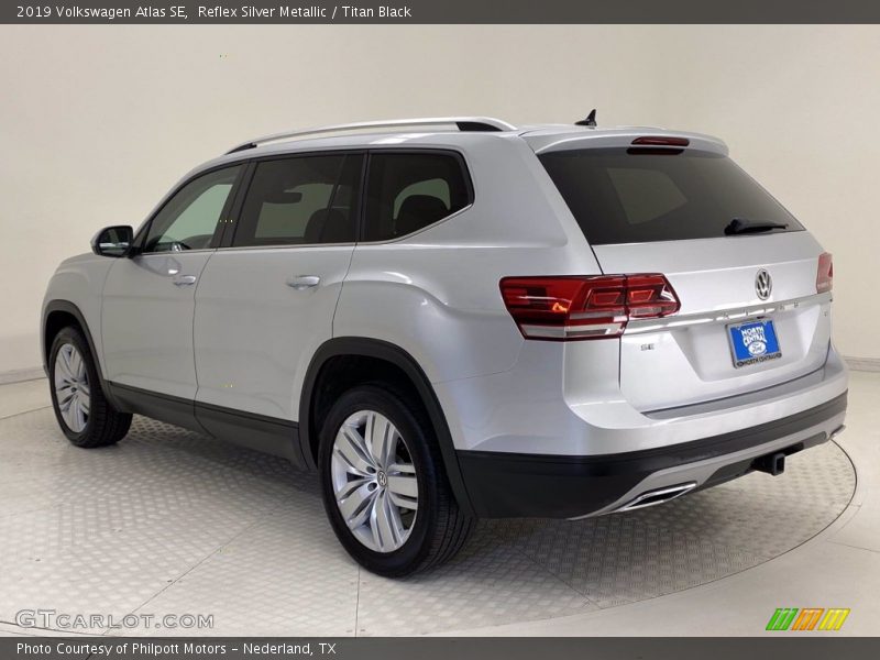Reflex Silver Metallic / Titan Black 2019 Volkswagen Atlas SE