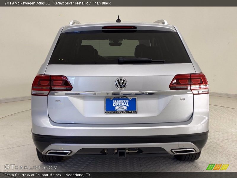 Reflex Silver Metallic / Titan Black 2019 Volkswagen Atlas SE