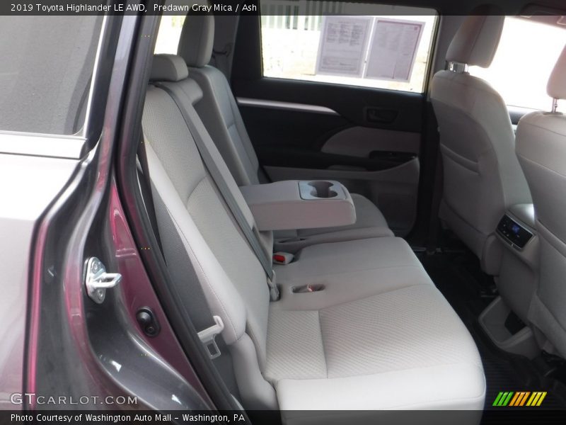 Predawn Gray Mica / Ash 2019 Toyota Highlander LE AWD