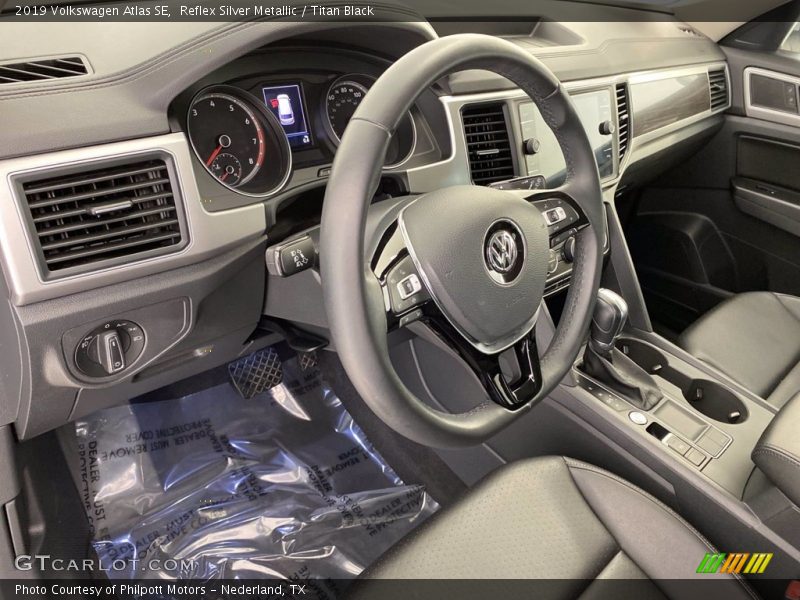 Dashboard of 2019 Atlas SE