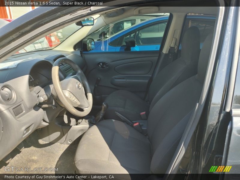 Super Black / Charcoal 2015 Nissan Versa 1.6 S Sedan