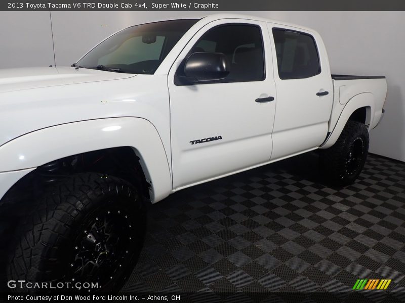 Super White / Graphite 2013 Toyota Tacoma V6 TRD Double Cab 4x4