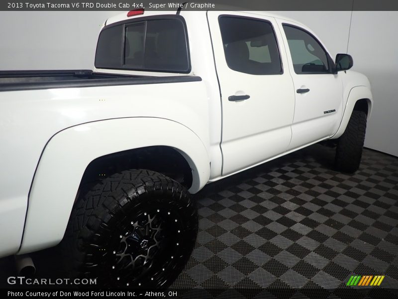 Super White / Graphite 2013 Toyota Tacoma V6 TRD Double Cab 4x4