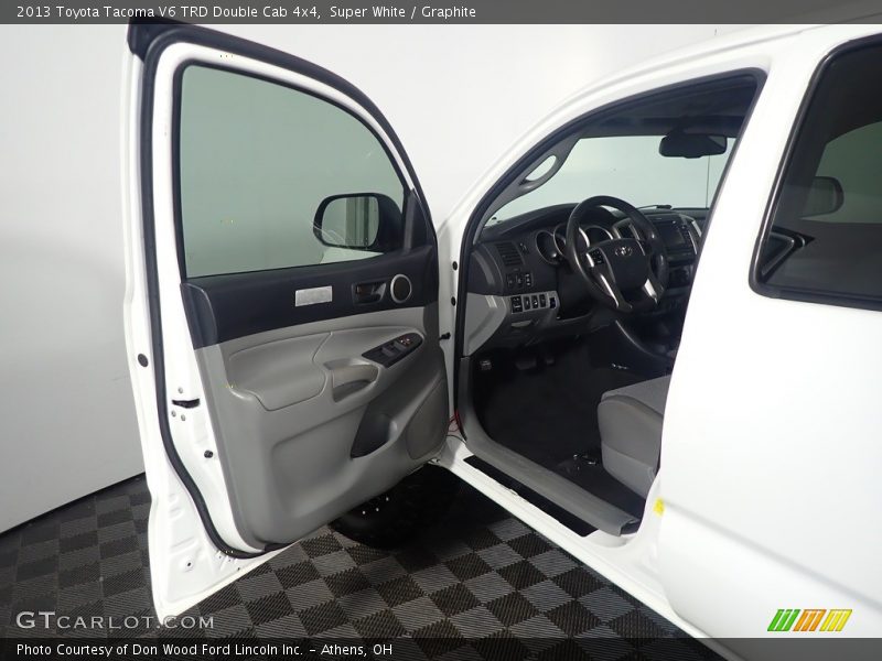 Super White / Graphite 2013 Toyota Tacoma V6 TRD Double Cab 4x4