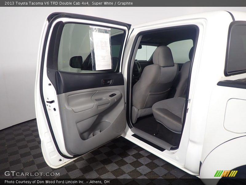 Super White / Graphite 2013 Toyota Tacoma V6 TRD Double Cab 4x4