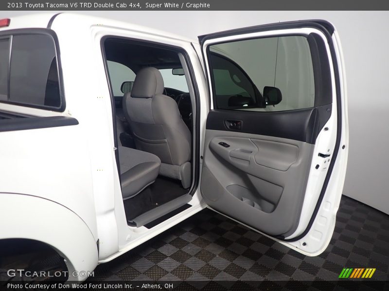 Super White / Graphite 2013 Toyota Tacoma V6 TRD Double Cab 4x4