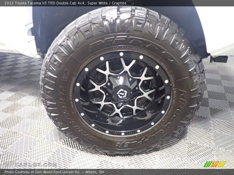 Super White / Graphite 2013 Toyota Tacoma V6 TRD Double Cab 4x4