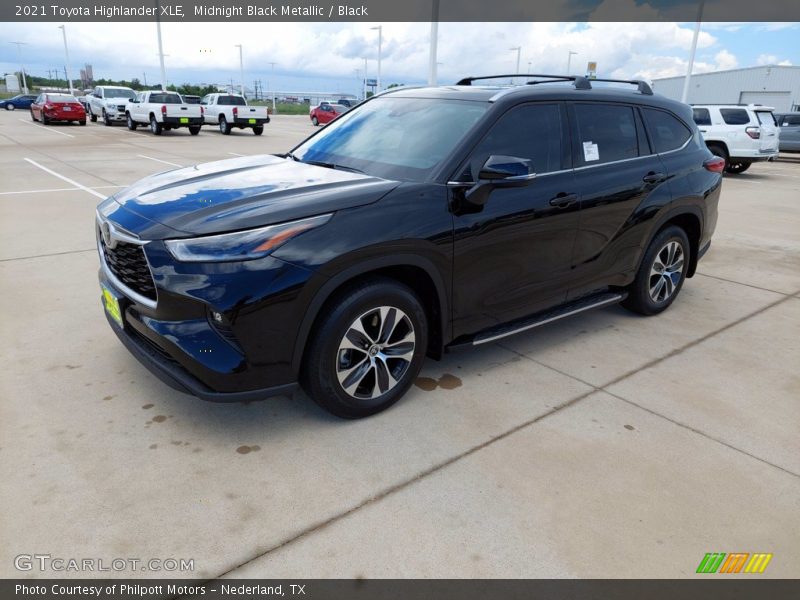 Midnight Black Metallic / Black 2021 Toyota Highlander XLE
