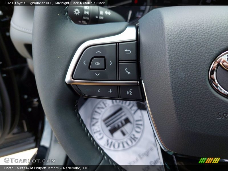 Midnight Black Metallic / Black 2021 Toyota Highlander XLE