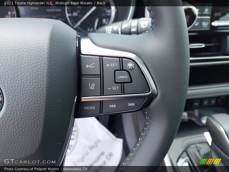 Midnight Black Metallic / Black 2021 Toyota Highlander XLE