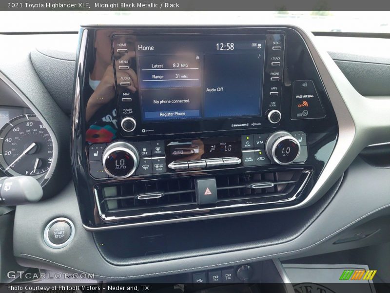 Midnight Black Metallic / Black 2021 Toyota Highlander XLE