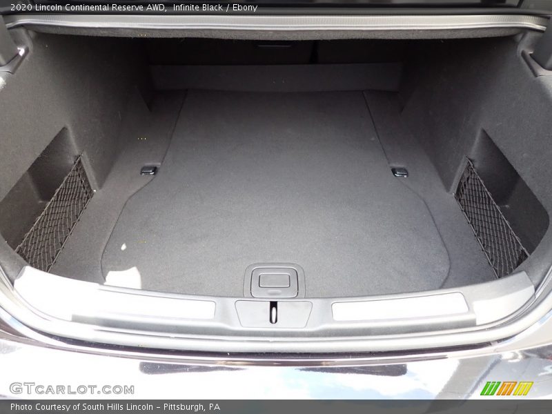  2020 Continental Reserve AWD Trunk