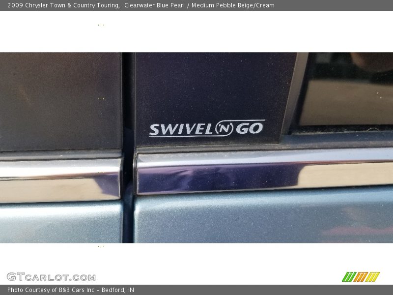 Clearwater Blue Pearl / Medium Pebble Beige/Cream 2009 Chrysler Town & Country Touring