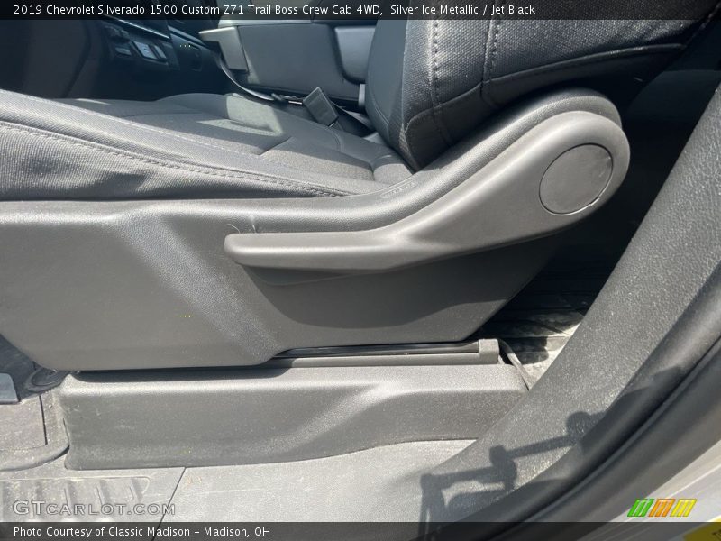 Silver Ice Metallic / Jet Black 2019 Chevrolet Silverado 1500 Custom Z71 Trail Boss Crew Cab 4WD