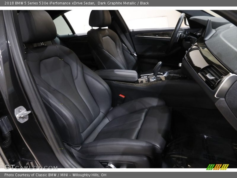 Dark Graphite Metallic / Black 2018 BMW 5 Series 530e iPerfomance xDrive Sedan