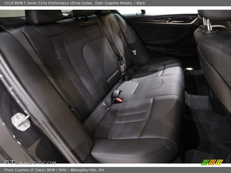 Dark Graphite Metallic / Black 2018 BMW 5 Series 530e iPerfomance xDrive Sedan