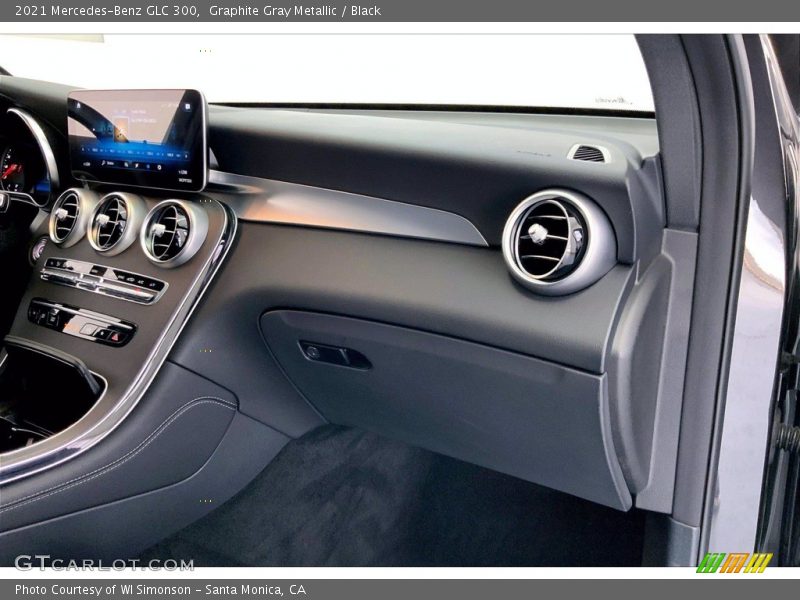 Graphite Gray Metallic / Black 2021 Mercedes-Benz GLC 300