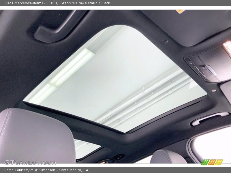 Graphite Gray Metallic / Black 2021 Mercedes-Benz GLC 300