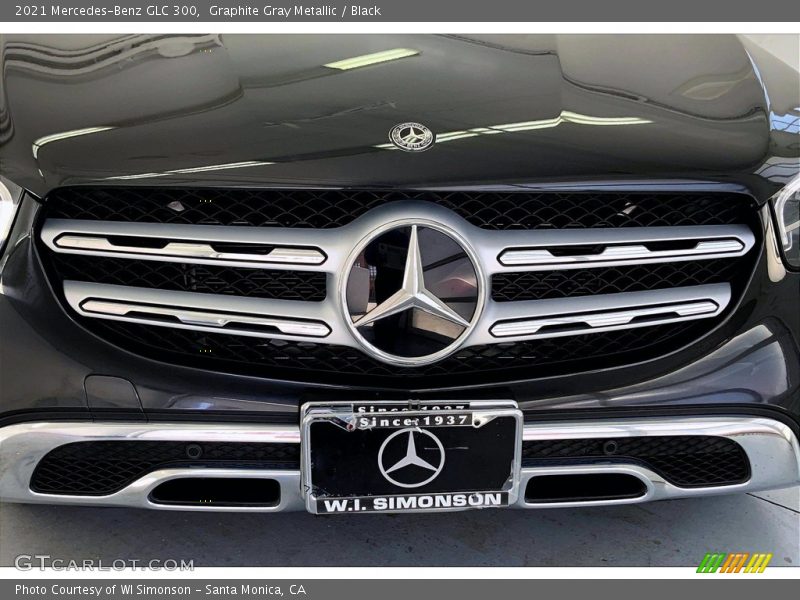Graphite Gray Metallic / Black 2021 Mercedes-Benz GLC 300
