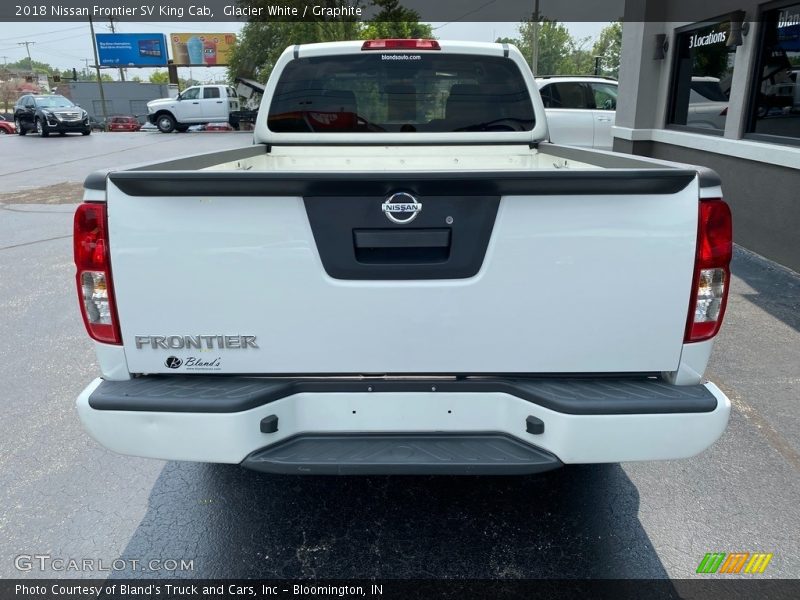 Glacier White / Graphite 2018 Nissan Frontier SV King Cab