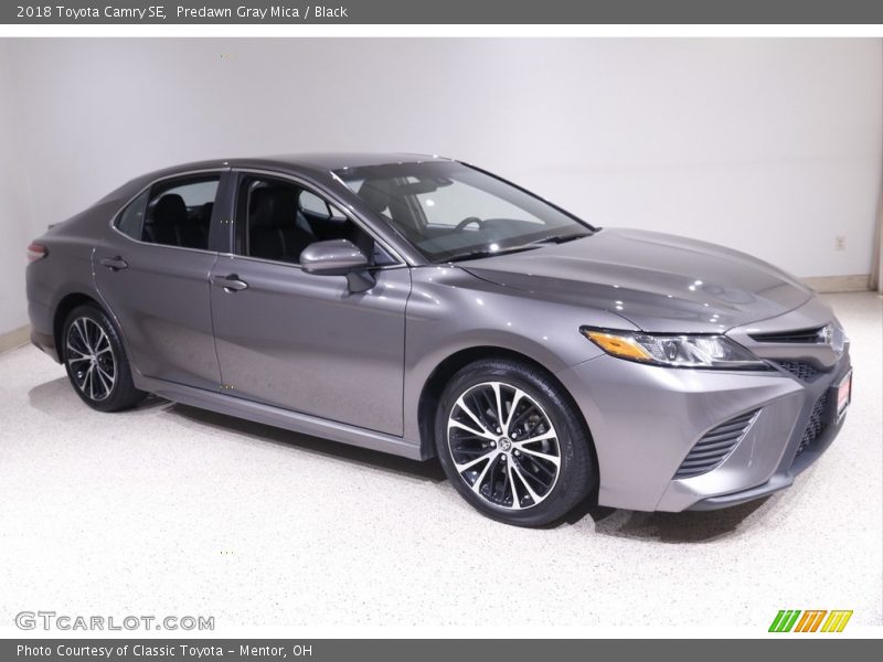 Predawn Gray Mica / Black 2018 Toyota Camry SE