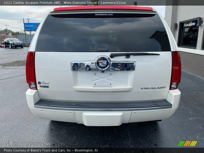 White Diamond Tricoat / Cashmere/Cocoa 2011 Cadillac Escalade Premium AWD