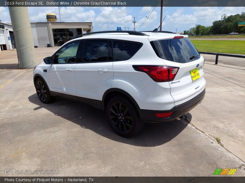 Oxford White / Chromite Gray/Charcoal Black 2019 Ford Escape SE