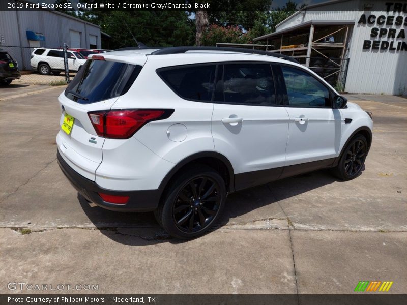 Oxford White / Chromite Gray/Charcoal Black 2019 Ford Escape SE