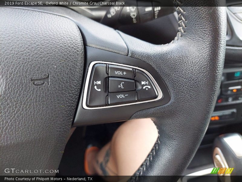 Oxford White / Chromite Gray/Charcoal Black 2019 Ford Escape SE