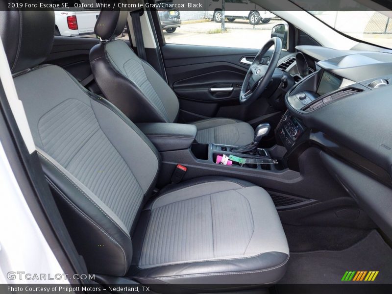 Oxford White / Chromite Gray/Charcoal Black 2019 Ford Escape SE