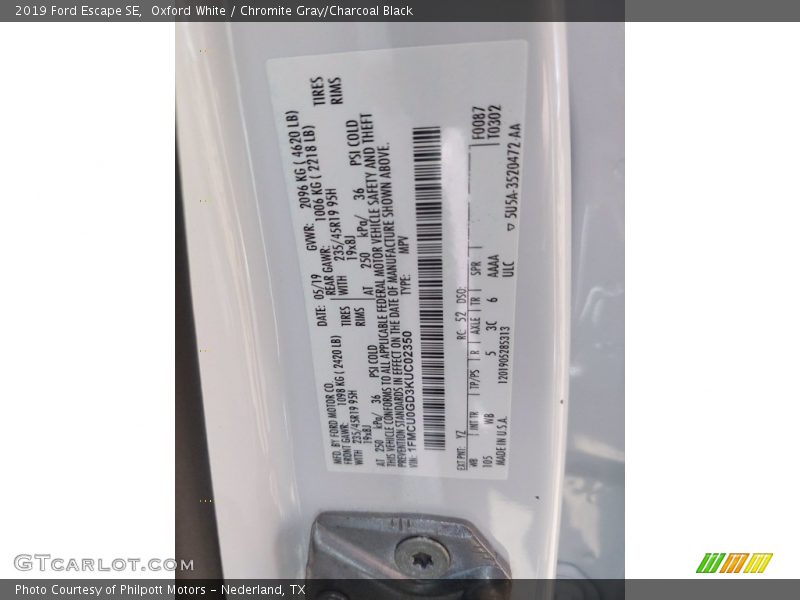 Oxford White / Chromite Gray/Charcoal Black 2019 Ford Escape SE