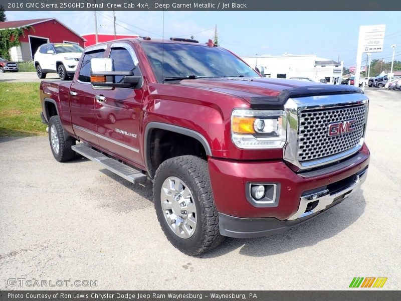 Front 3/4 View of 2016 Sierra 2500HD Denali Crew Cab 4x4