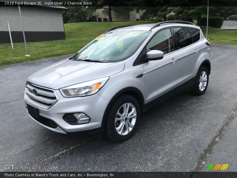 Ingot Silver / Charcoal Black 2018 Ford Escape SE