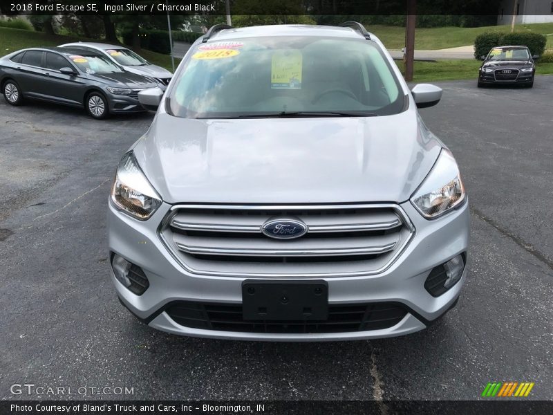 Ingot Silver / Charcoal Black 2018 Ford Escape SE