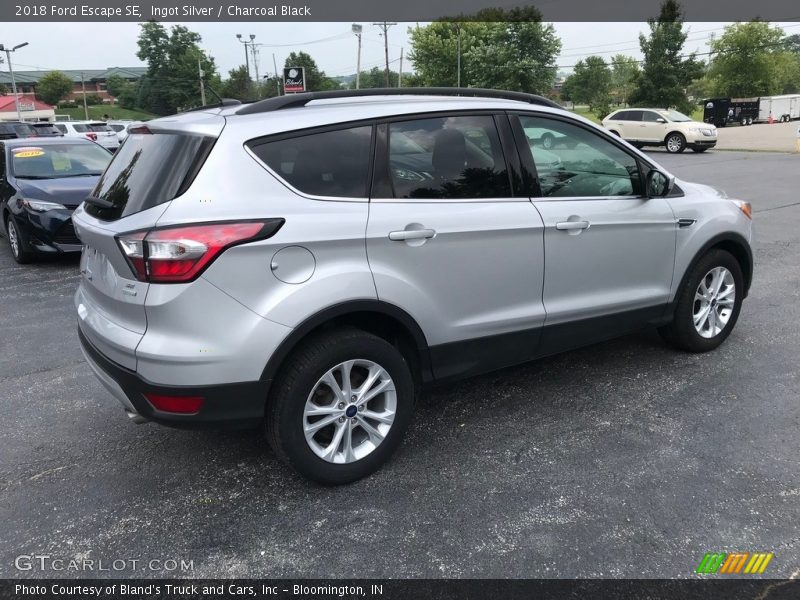 Ingot Silver / Charcoal Black 2018 Ford Escape SE