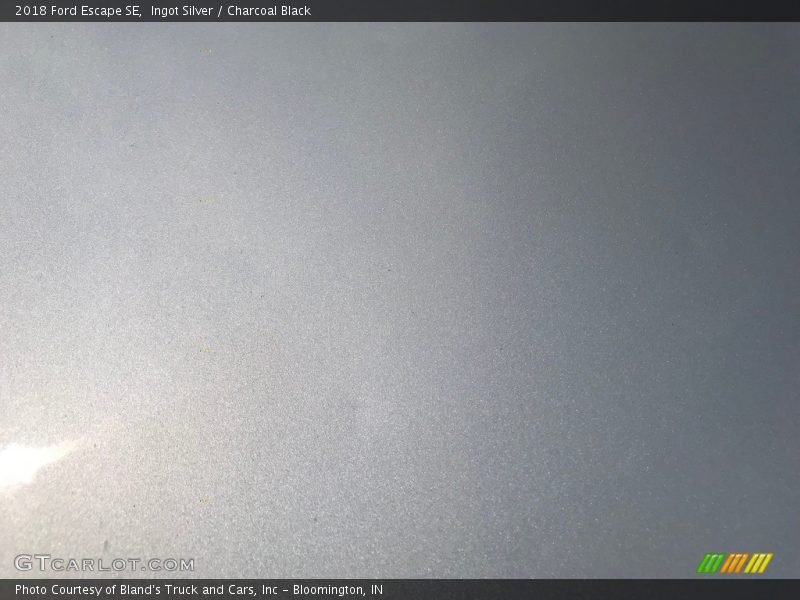 Ingot Silver / Charcoal Black 2018 Ford Escape SE