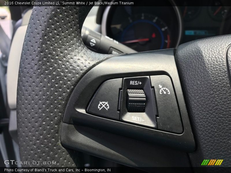Summit White / Jet Black/Medium Titanium 2016 Chevrolet Cruze Limited LS