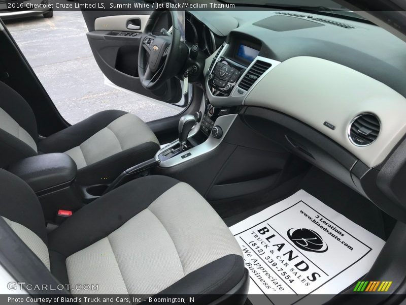 Summit White / Jet Black/Medium Titanium 2016 Chevrolet Cruze Limited LS